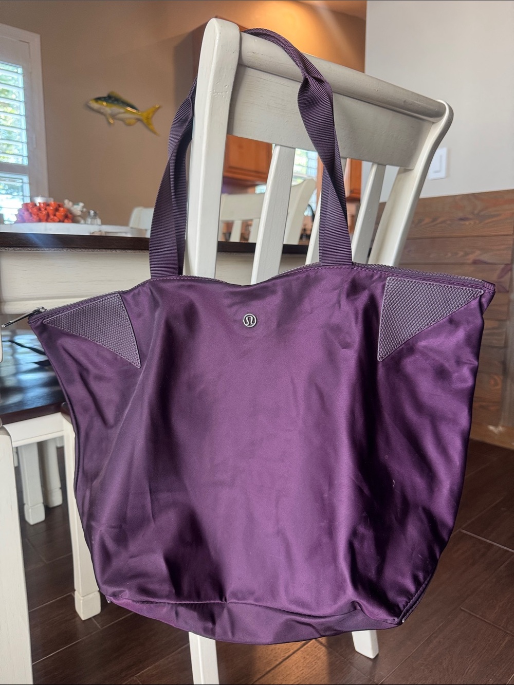 Lululemon Acute Tote 23L Black Cherry - Picture 8 of 15